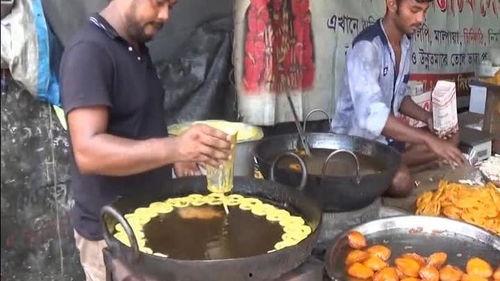 火爆小吃被爆料视频,真相揭秘,食品安全引关注 第3张 火爆小吃被爆料视频,真相揭秘,食品安全引关注 第3张